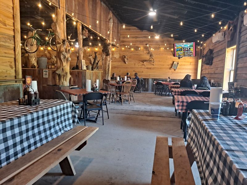 Country Style Runs Through The Space