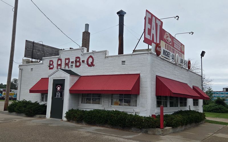 Mickey Lu Bar B Q