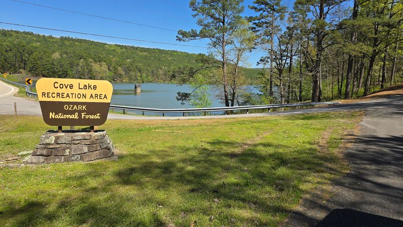 Cove Lake Recreation Area, Paris