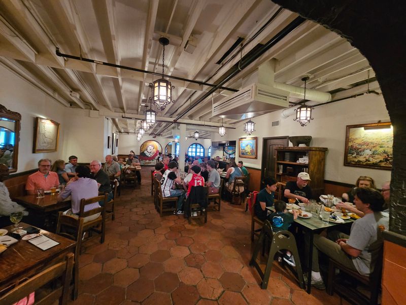 Weekend Brunch Hours Draw Morning Crowds