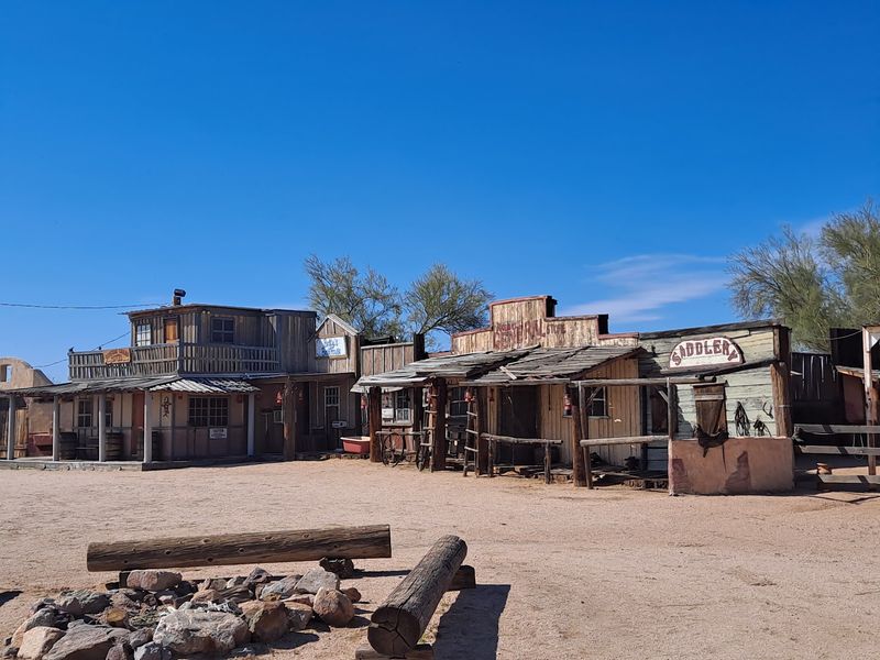 Cowboy Cookouts With Bonfires And Entertainment