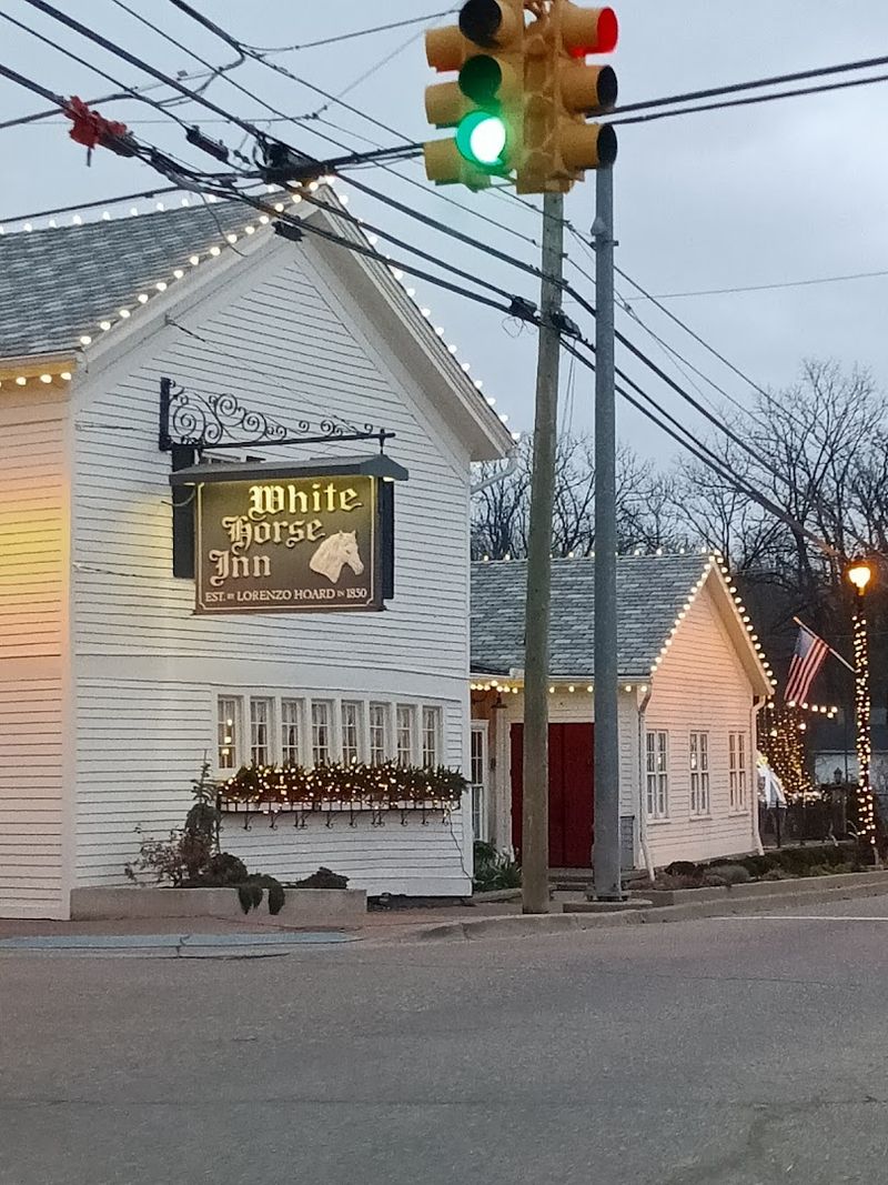 White Horse Pickles & Bread