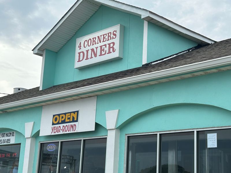 4 Corners Diner - 100 E Fort Macon Rd, Atlantic Beach