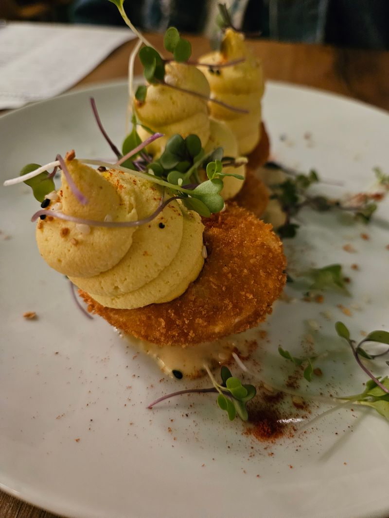 Crab Cakes That Set the Standard