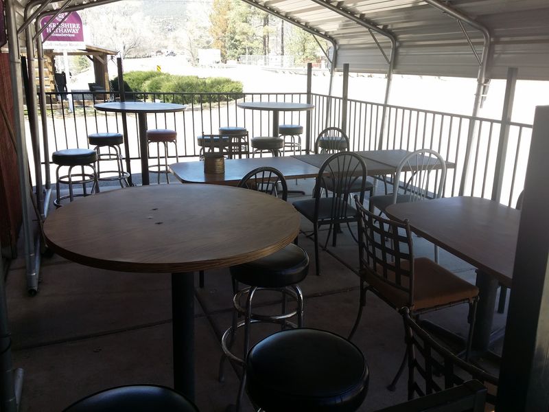 Cozy Booths, a Dog-Friendly Patio, and Small Town Kindness Cozy Booths, a Dog-Friendly Patio, and Small Town Kindness