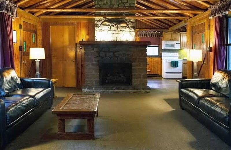 Cozy Cabins That Feel Like Home Cozy Cabins That Feel Like Home