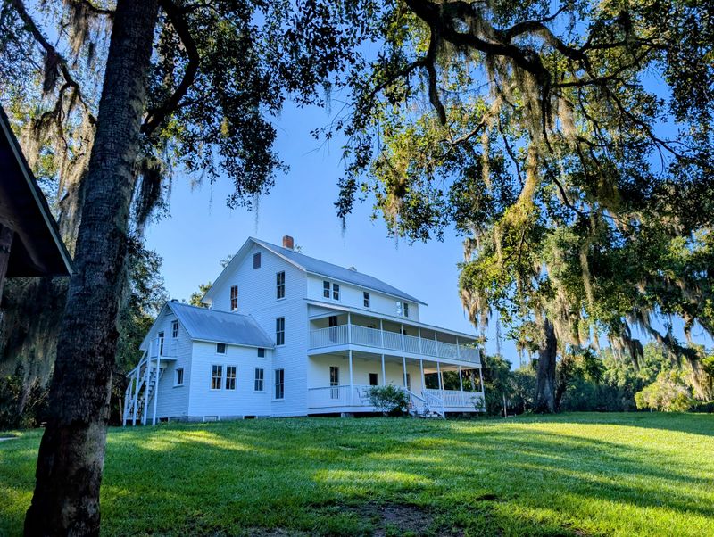 Nature Spots Just Steps From The Train Tracks