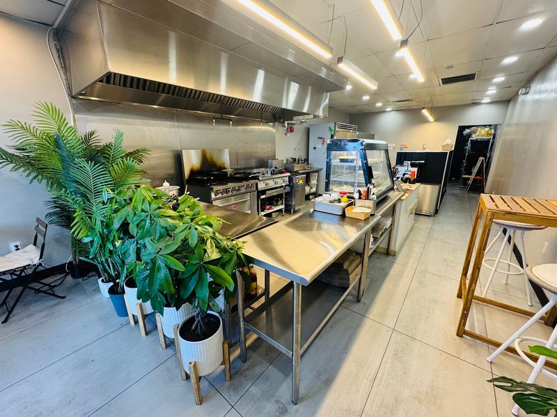 Cozy Quarters Best Suited To Small Parties Cozy Quarters Best Suited To Small Parties