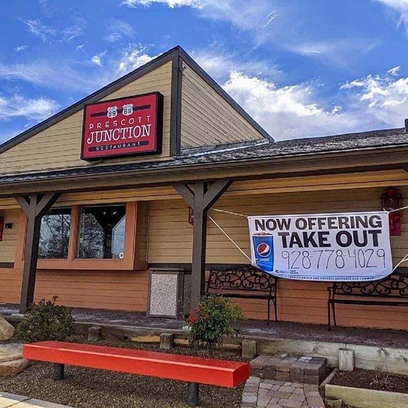 Friendly Service That Keeps Plates Moving