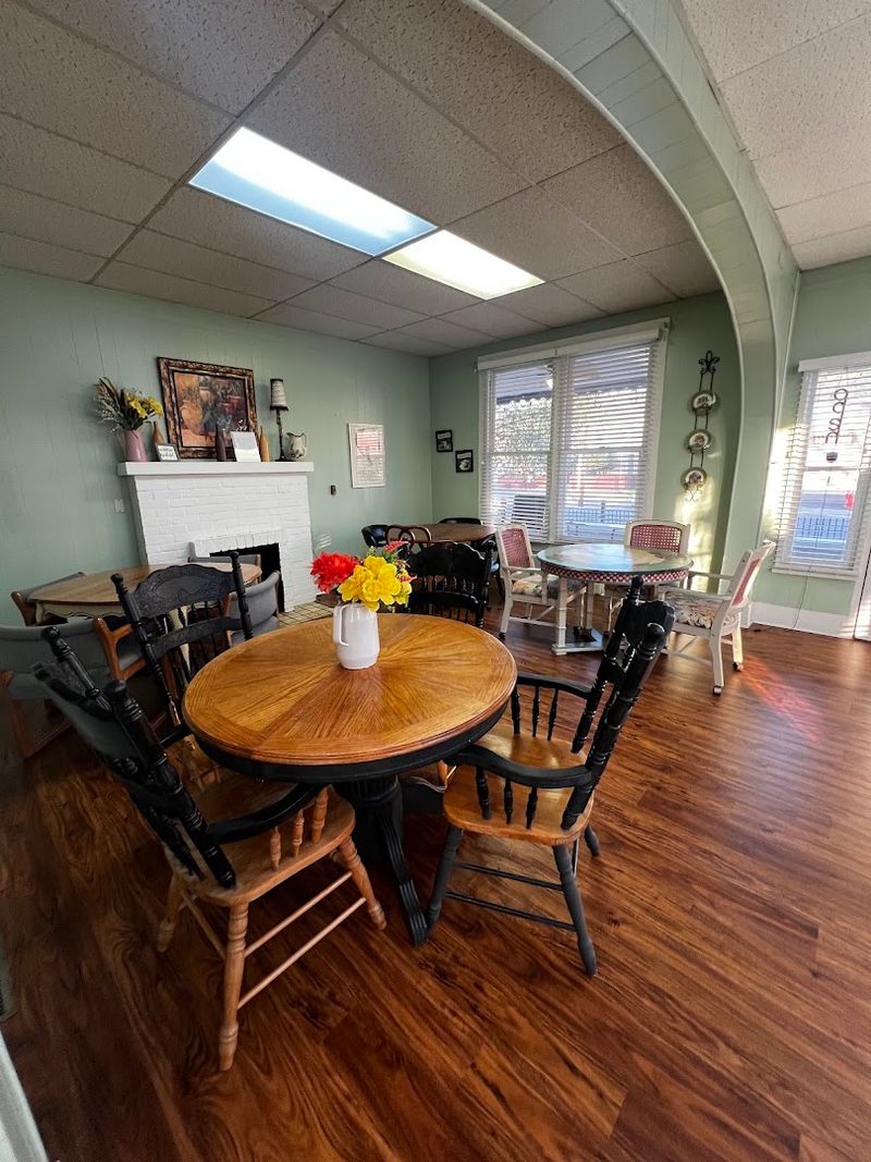 Cozy Seating Sets An Easygoing Pace