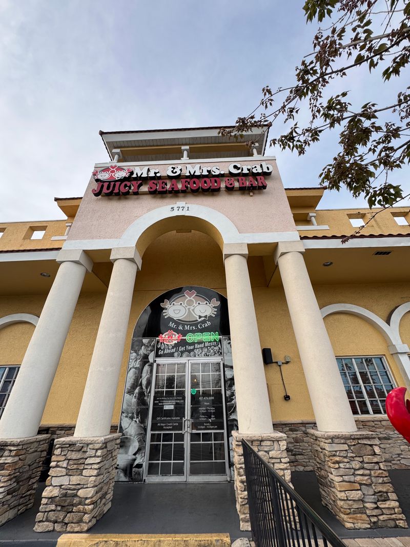 Mr. & Mrs. Crab - Kissimmee