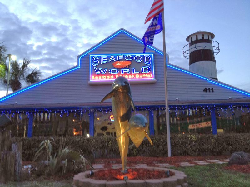 Seafood World Calabash Seafood and Steak Buffet, 411 N Kings Hwy, Myrtle Beach