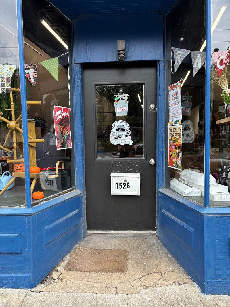 Craft Raccoon, Columbus