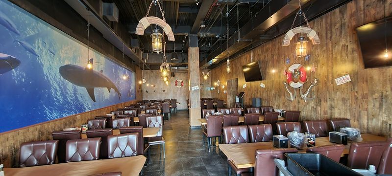 Hook & Reel Cajun Seafood & Bar, Dayton