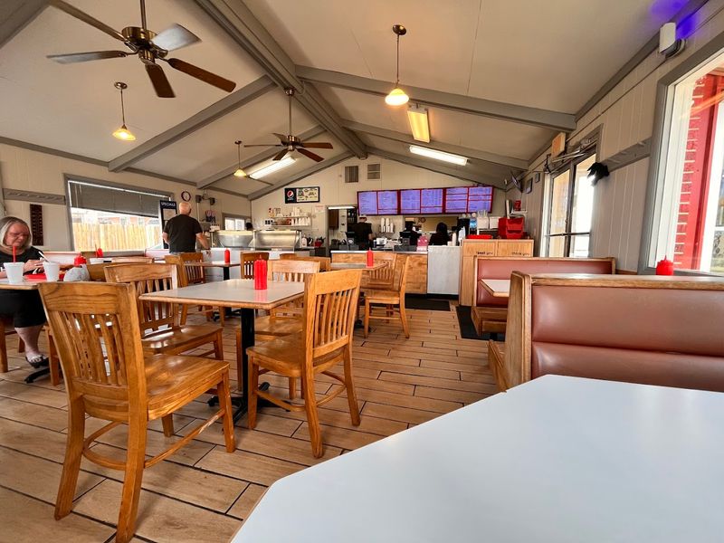 Country School Restaurant - Rochelle