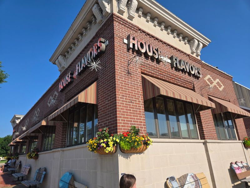 House of Flavors Restaurant – Ludington