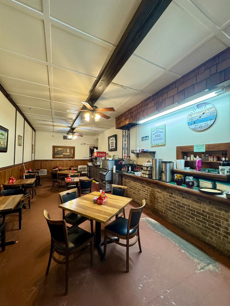 Gumbo That Hugs The Spoon