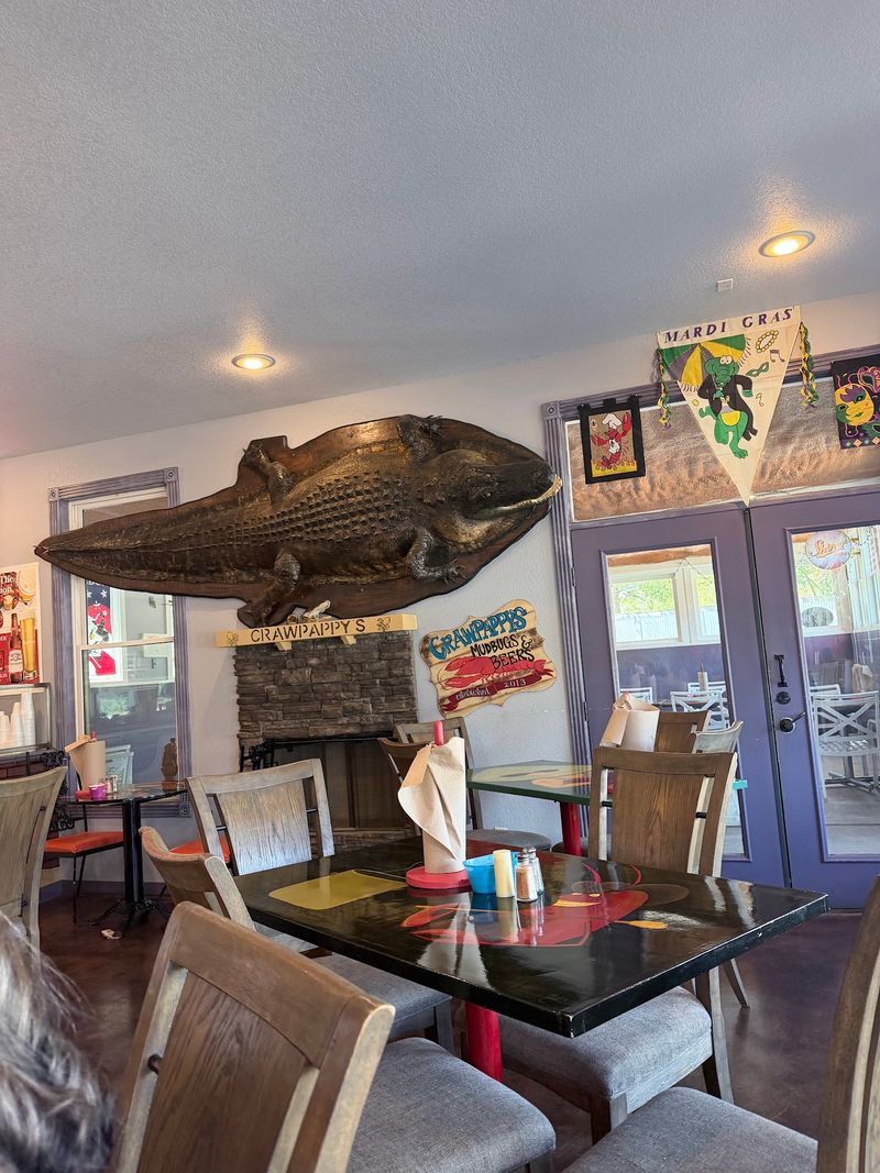 Crawpappy's Cajun Cuisine, Alma