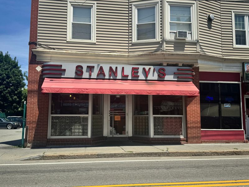 Stanley’s Famous Hamburgers – Central Falls