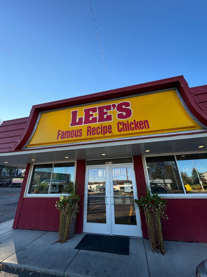Lee’s Famous Recipe Chicken (Wausau)