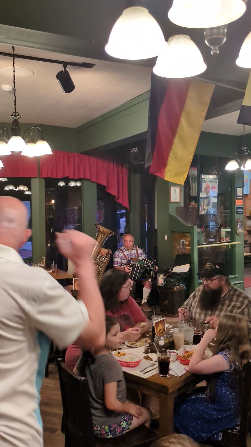 Live Music That Makes You Want to Dance Between Courses