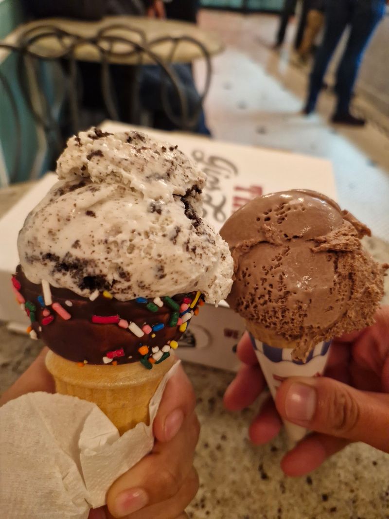 Creamy Ice Cream That Keeps People Coming Back Creamy Ice Cream That Keeps People Coming Back
