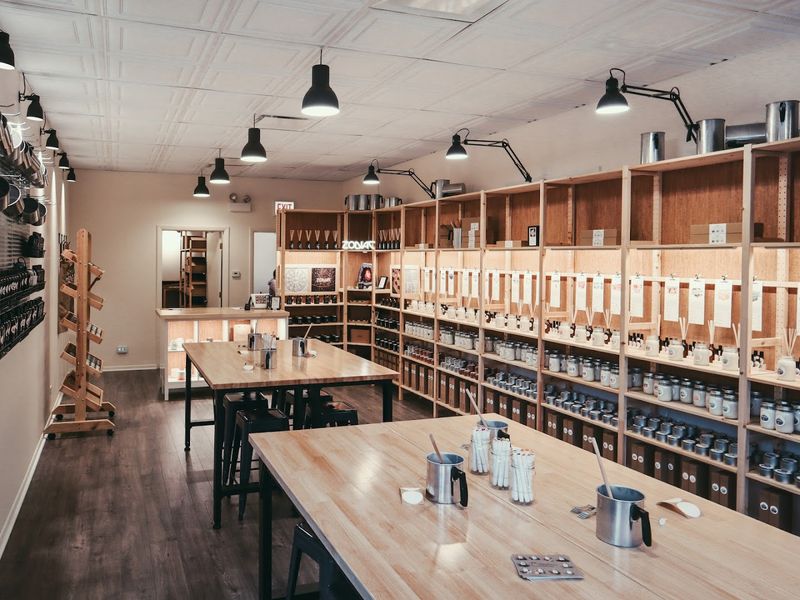 Create A Custom Scented Candle In Chicago 