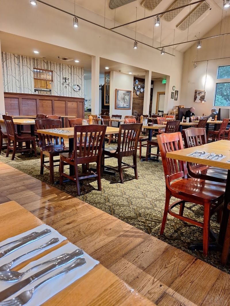 An Atmosphere That Wraps Around You Like A Warm Blanket