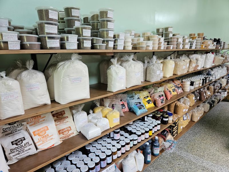 Creekside Salvage Grocery, Vienna, IL