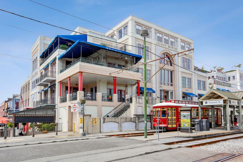 Fleur de lis Drop at Jackson Square and Jax Brewery