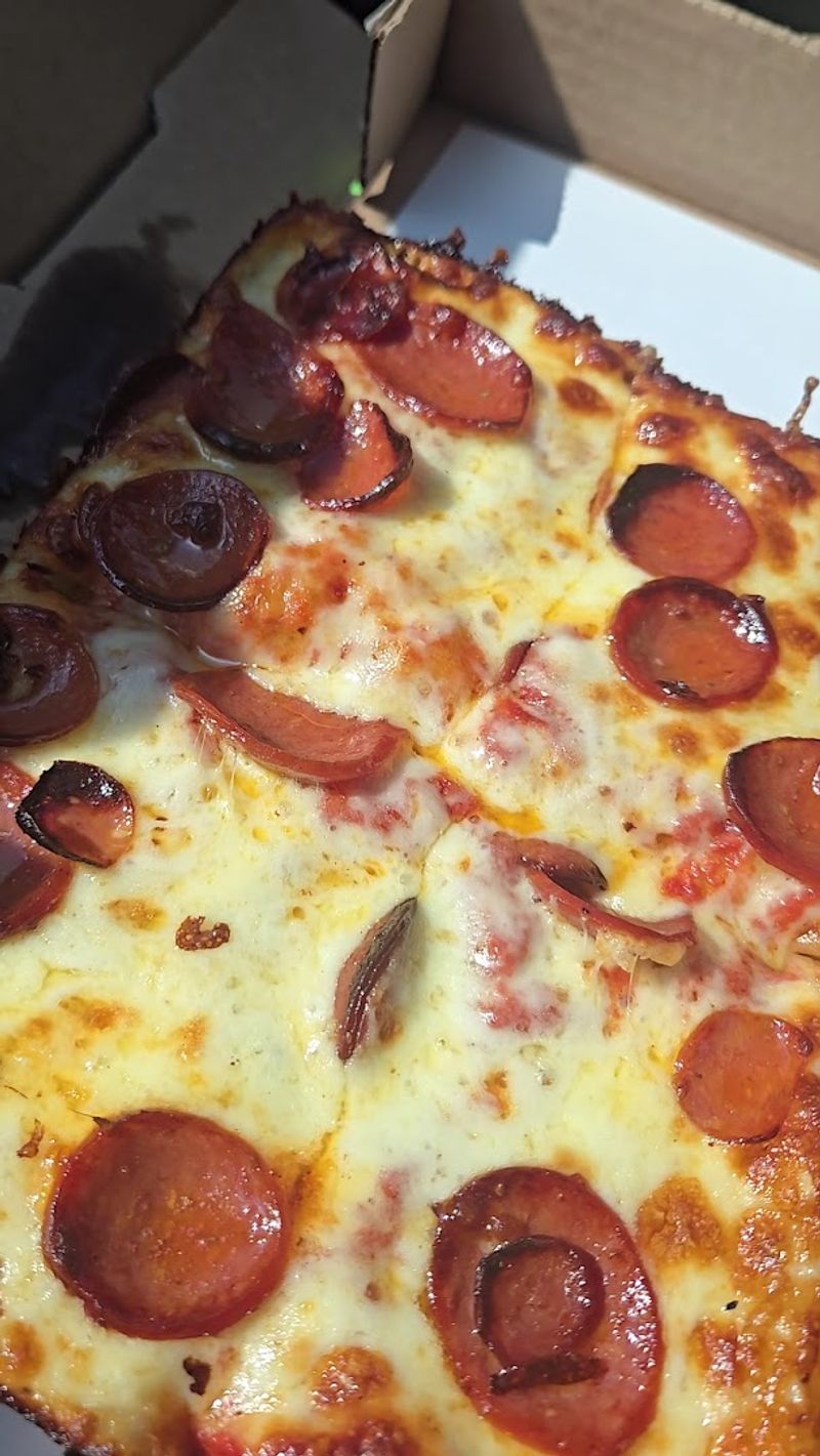 Green Lantern Pizza, Berkley