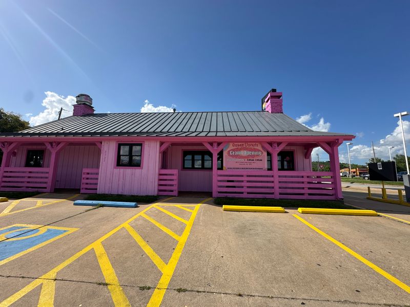 Queen Donuts — Fayetteville, AR
