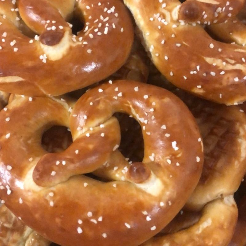 Benny’s Bakery, Saline