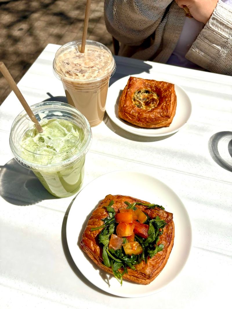 Tomato And Arugula Croissant