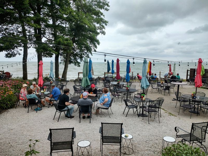 Driftwood Point Beach Bar and Grill, Geneva