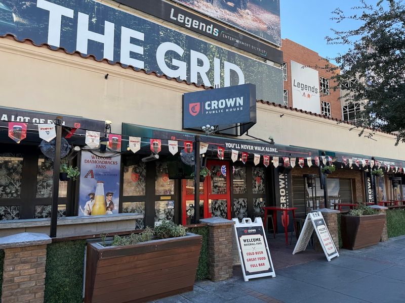 Crown Public House - Phoenix