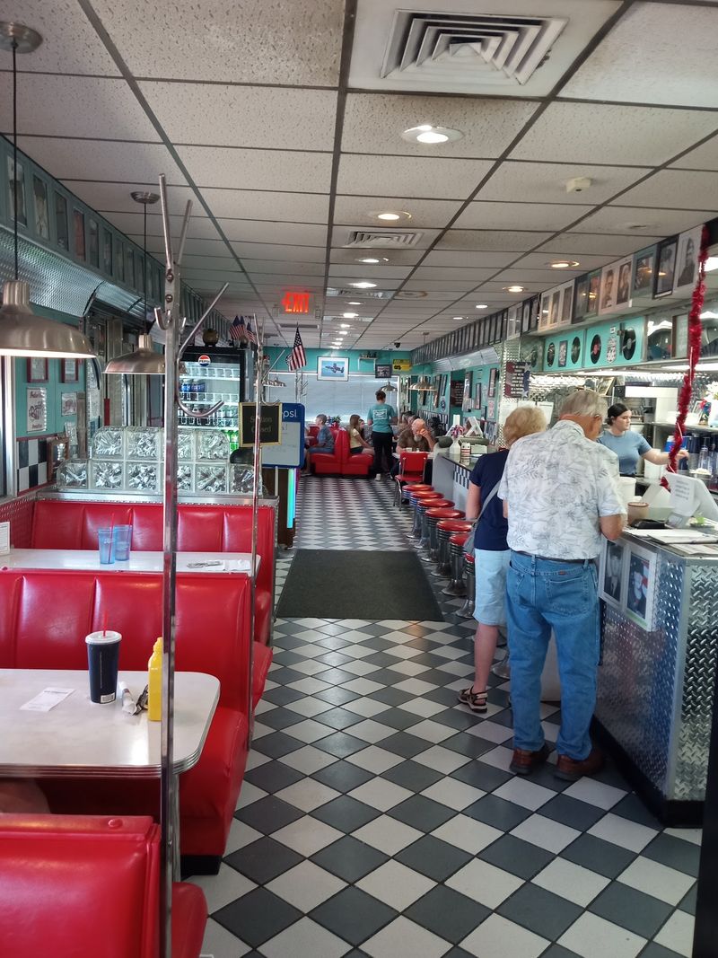 Cruisers Diner, Seaman Cruisers Diner, Seaman