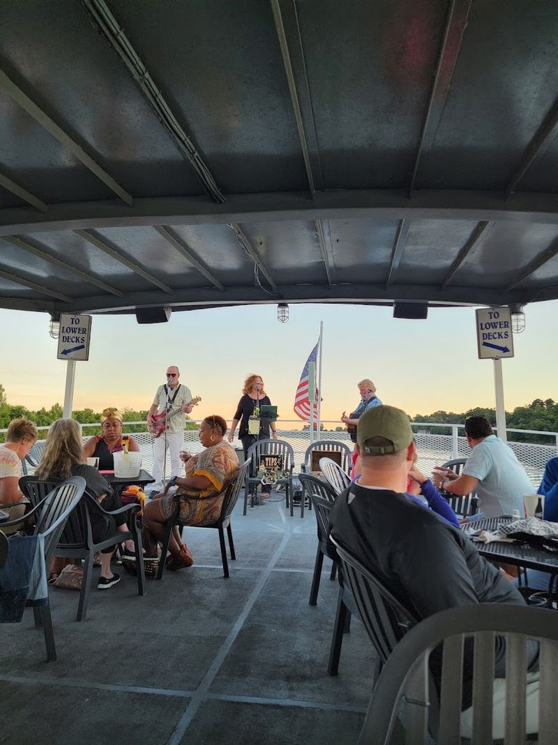 Live Music That Sets The Whole Vibe On Fire