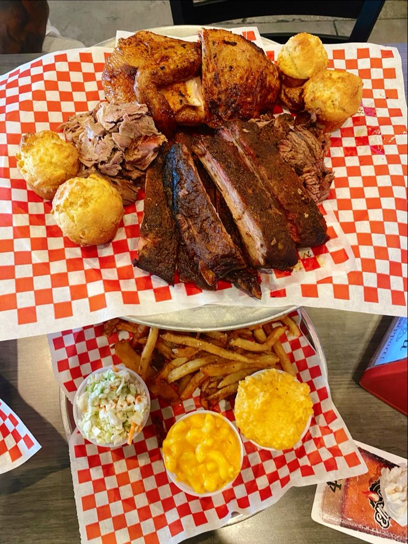 Ellie Lou's Brews & BBQ (Flamingo Crossings) - Winter Garden