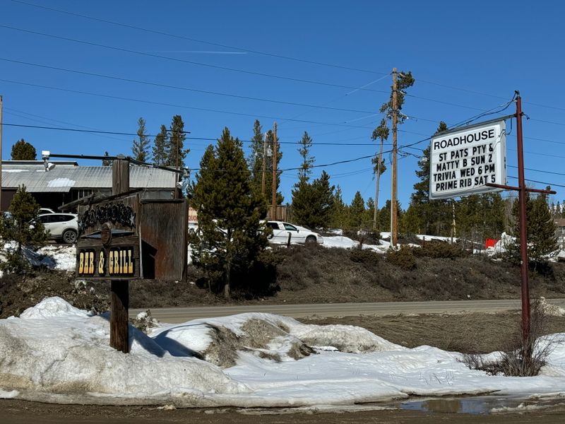 Roadhouse Bar and Grill – Grand Lake spot near scenic Hwy 34 for lunch or dinner with mountain views.