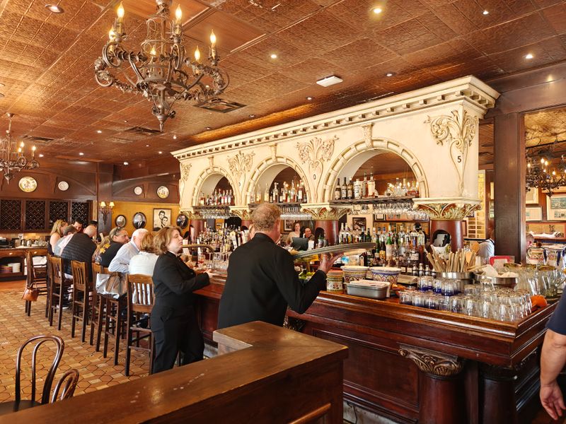 Service Style, Hospitality, And Pacing