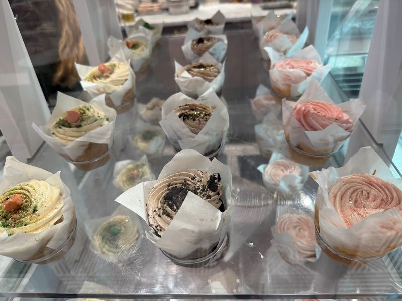 Cupcakes That Absolutely Refuse To Be Basic
