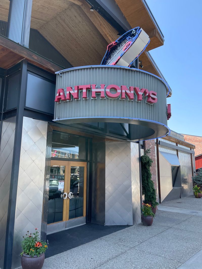 Anthony's at the Old Mill District – Bend (Deschutes River)