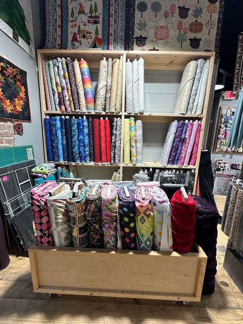Cuttin' Up Quilt Studio & More, Prairie Grove