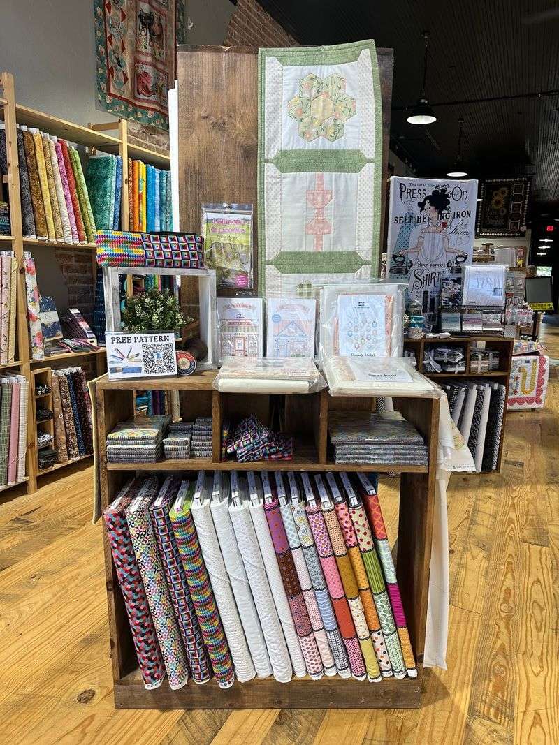 Cuttin' Up Quilt Studio & More, Prairie Grove