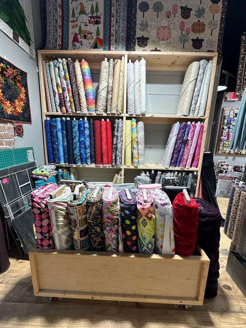 Cuttin' Up Quilt Studio & More, Prairie Grove