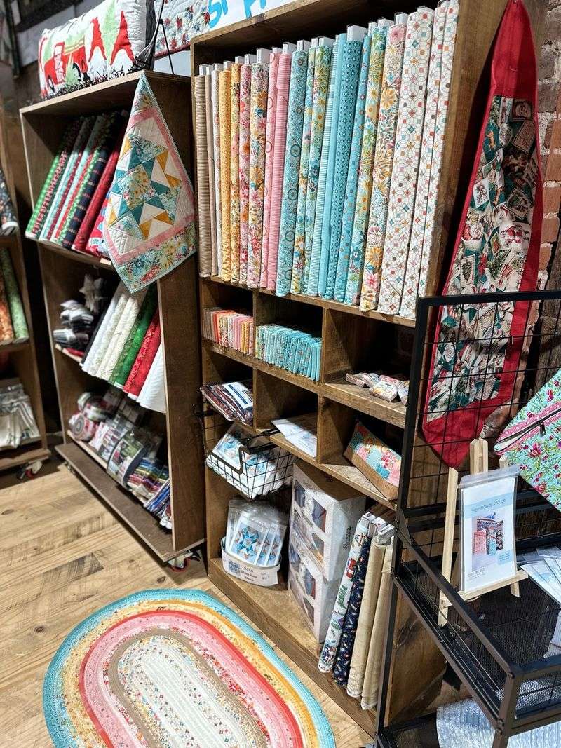 Cuttin' Up Quilt Studio & More, Prairie Grove