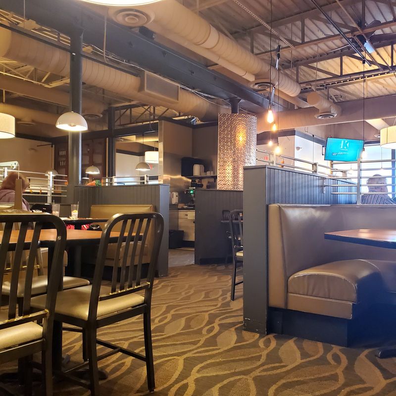 Petie's Family Restaurant – Willowick