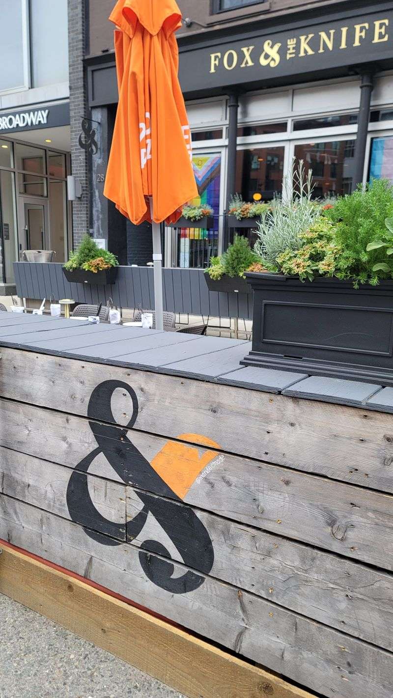 Location And Neighborhood Vibe