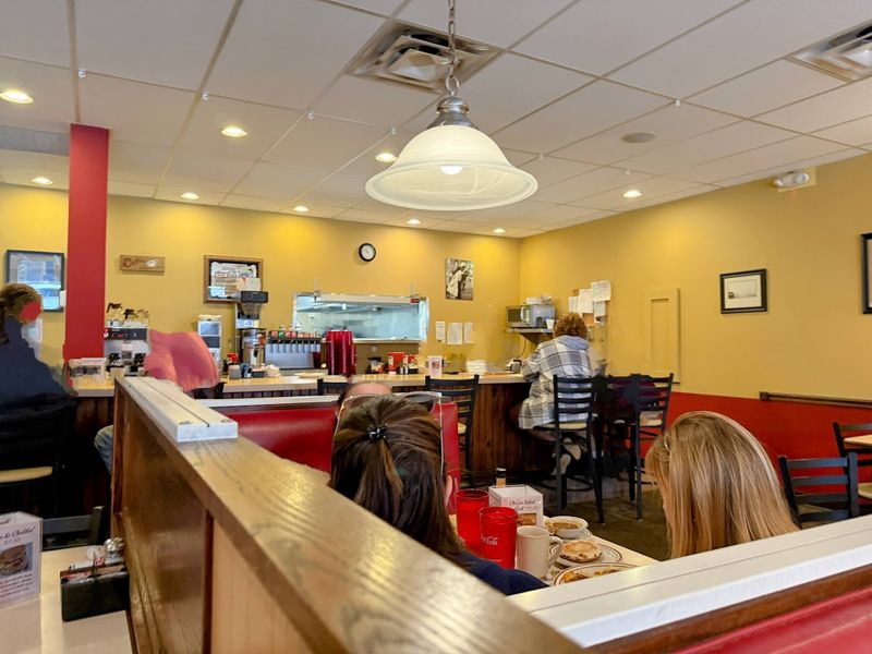 Atmosphere That Feels Like a Family Dinner